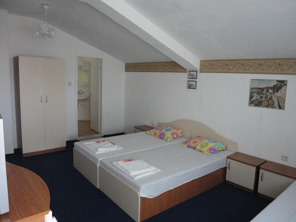 Guest Rooms Casa Luba Sveti Vlas Ruang foto